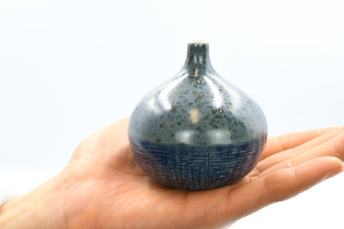 Tiny Congo Vase